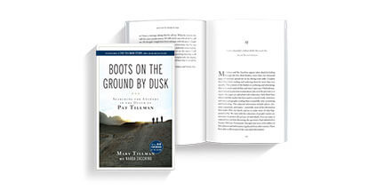 Boots on the Ground by Dusk - Ejemplo de un libro de memorias de tributo.