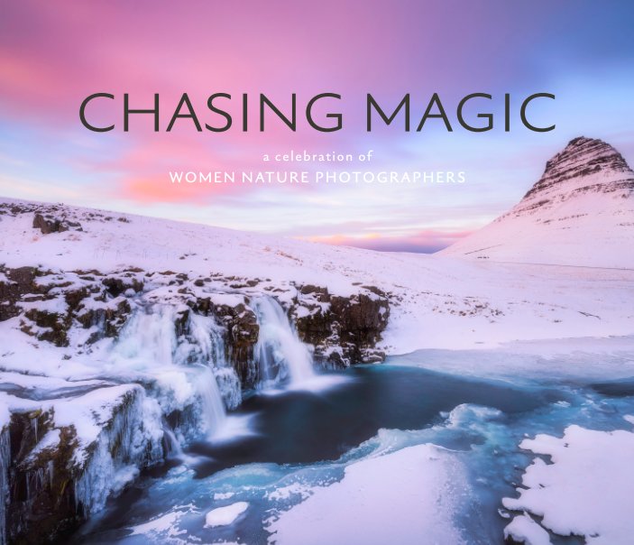 Ver Chasing Magic (Luxury Hardcover) por Women Capture Magic